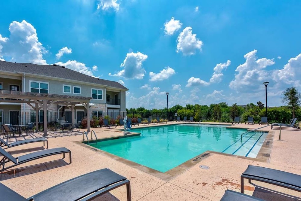 Shadow Ridge Apartment Homes