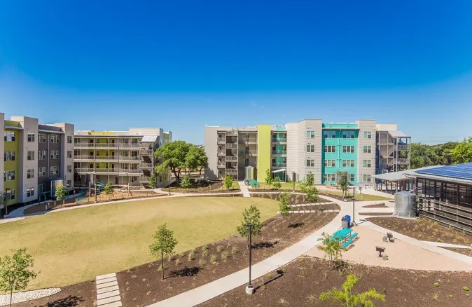 Lakeline Station Apartments